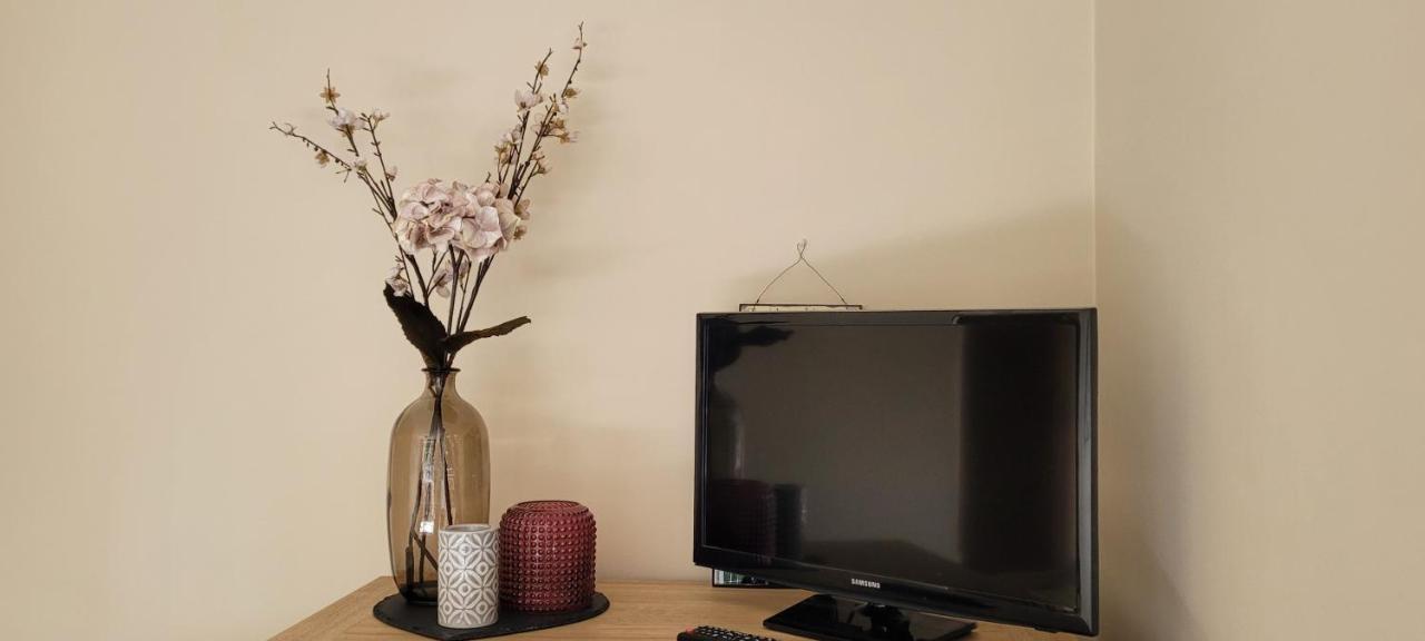 Bed and Breakfast Ha'Penny Acre Sherfield English Esterno foto