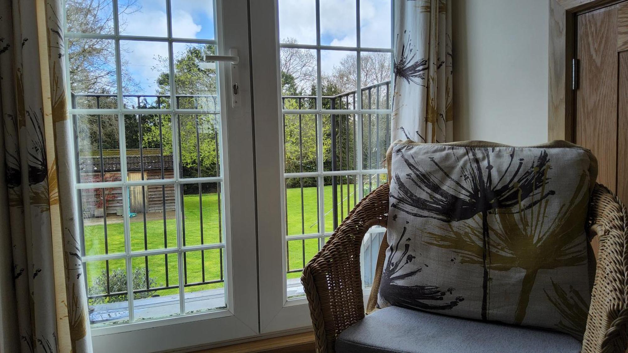 Bed and Breakfast Ha'Penny Acre Sherfield English Esterno foto