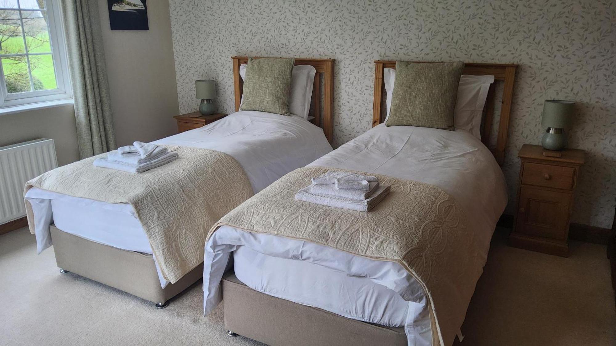 Bed and Breakfast Ha'Penny Acre Sherfield English Esterno foto