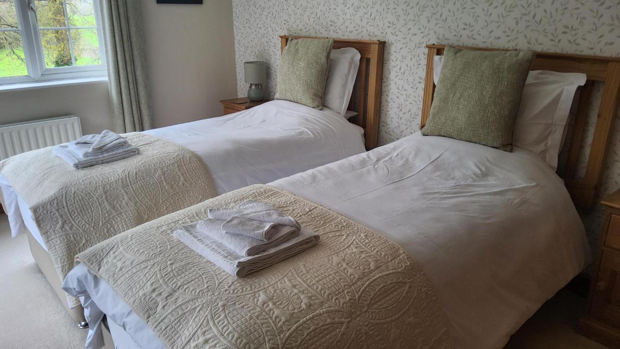 Bed and Breakfast Ha'Penny Acre Sherfield English Esterno foto