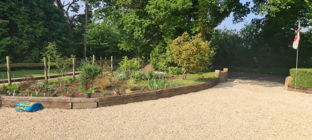 Bed and Breakfast Ha'Penny Acre Sherfield English Esterno foto