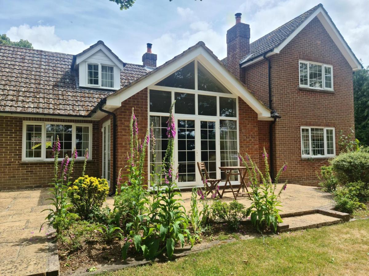 Bed and Breakfast Ha'Penny Acre Sherfield English Esterno foto